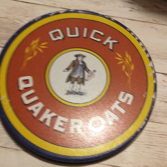 Vintage Quaker Oats Tin. - Picture 5 of 5